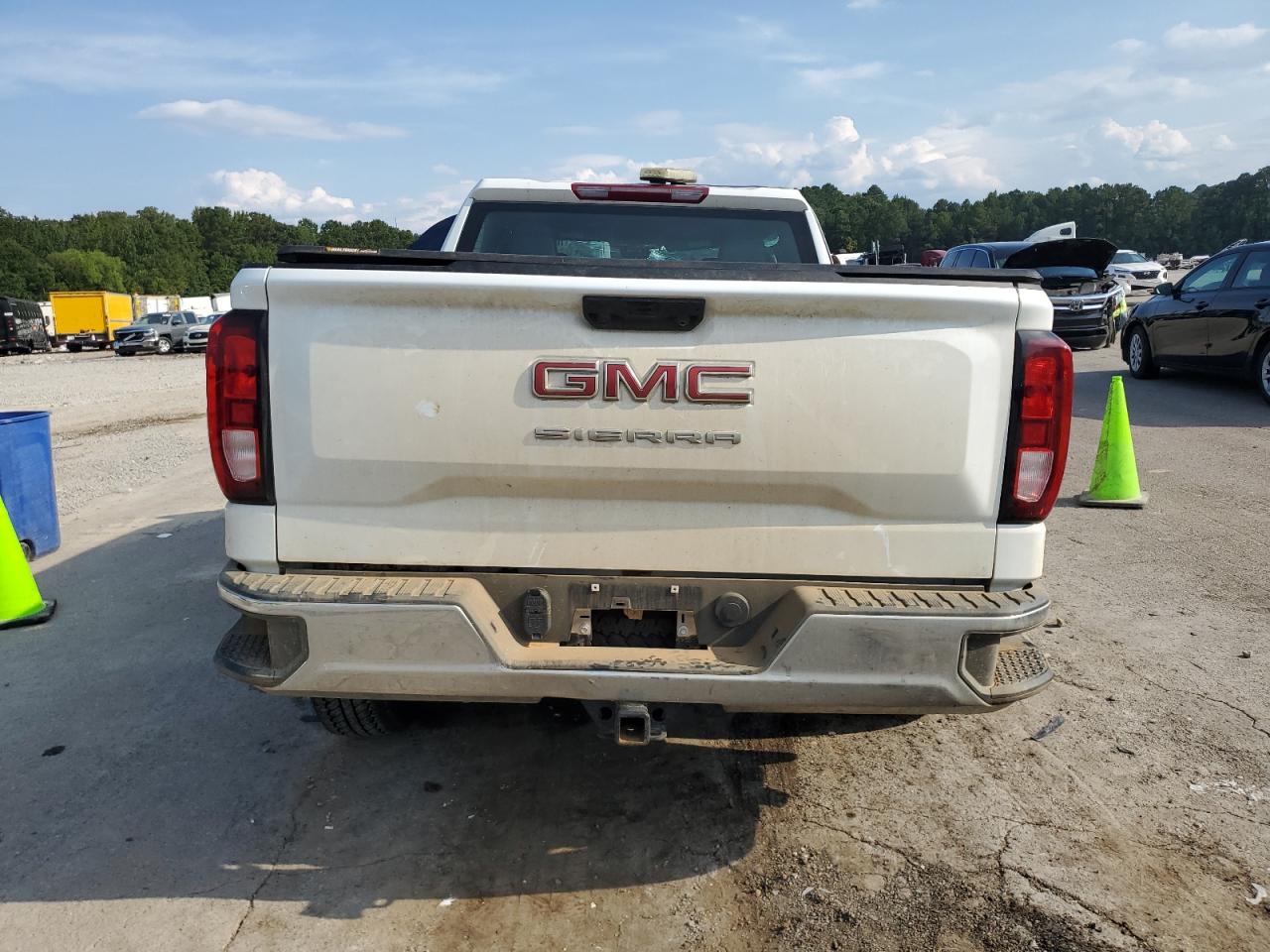 GMC Sierra K1500 Image 6