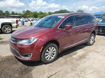  Salvage Chrysler Pacifica