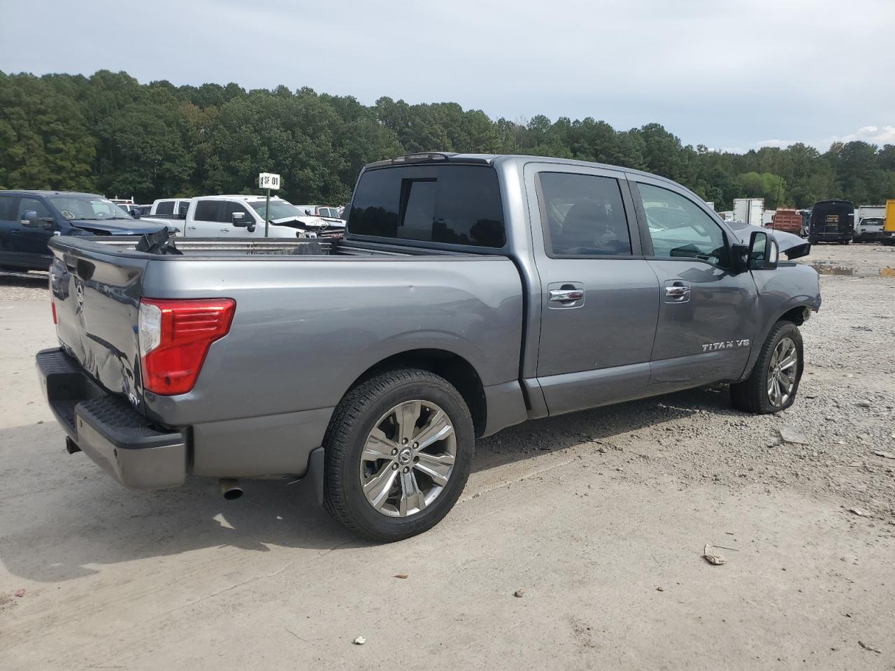 Nissan Titan Sv Image 2