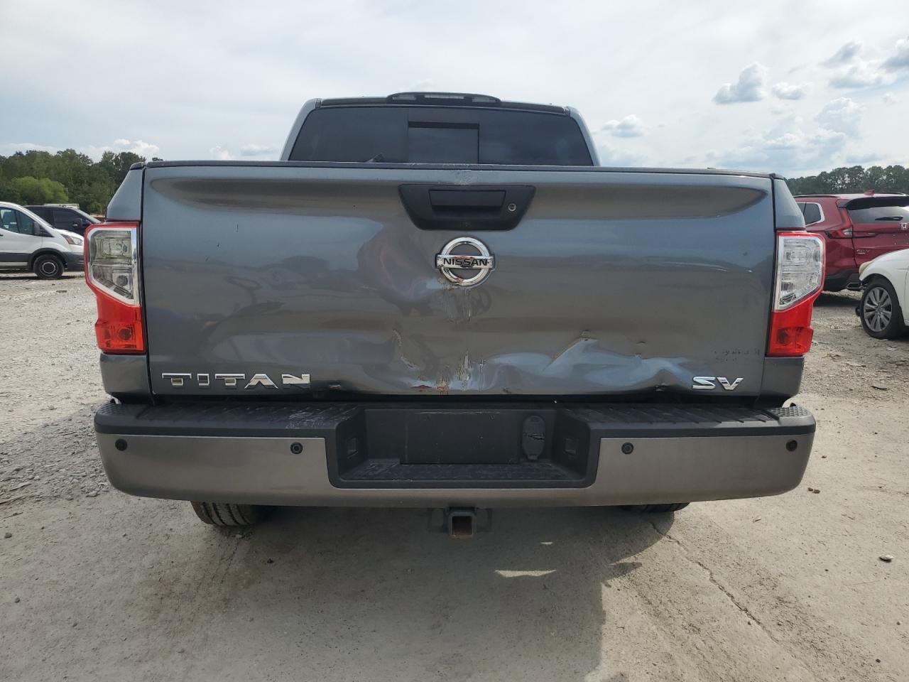 Nissan Titan Sv Image 8