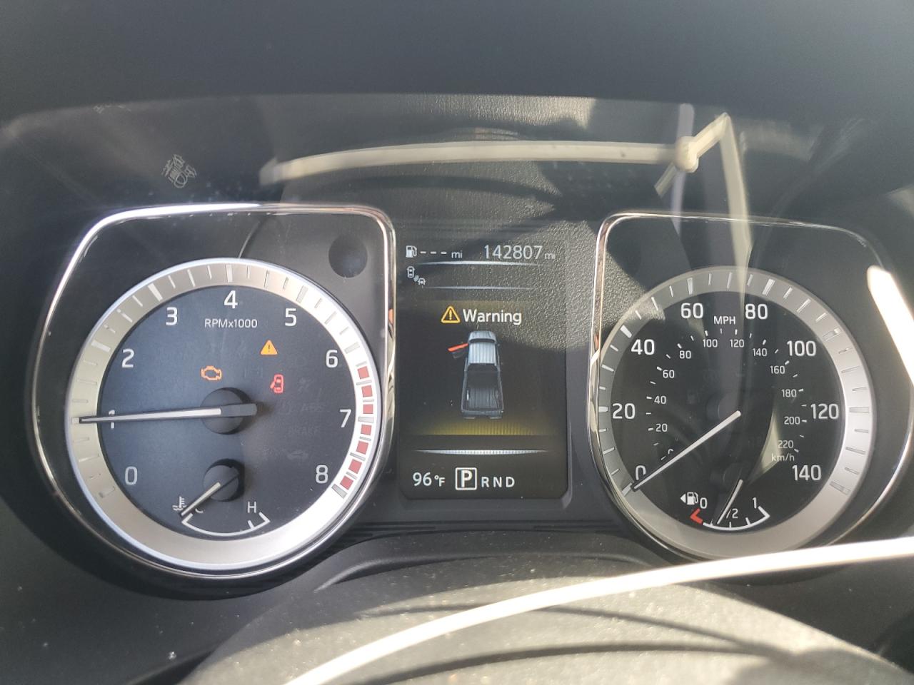 Nissan Titan Sv Image 7