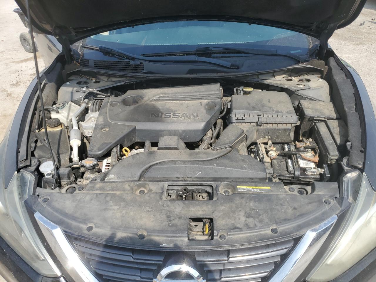 Nissan Altima 2.5 Image 2