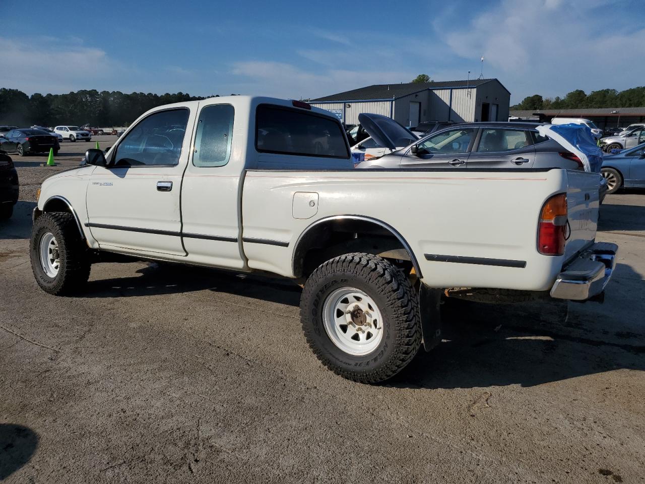 Toyota Tacoma Xtracab Image 5