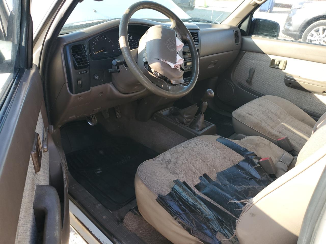 Toyota Tacoma Xtracab Image 11