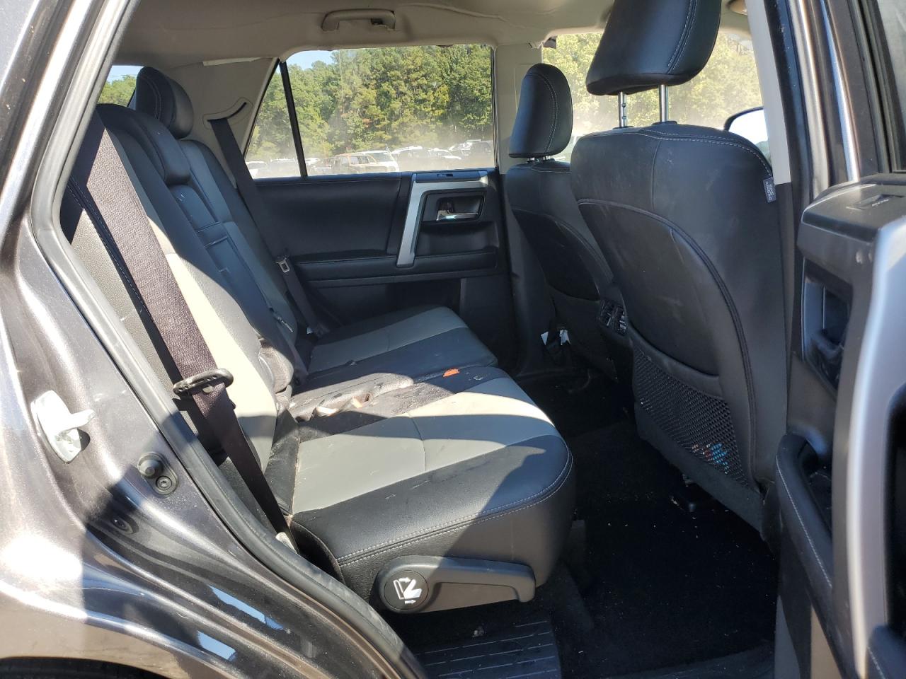 Toyota 4Runner Sr5 Image 13