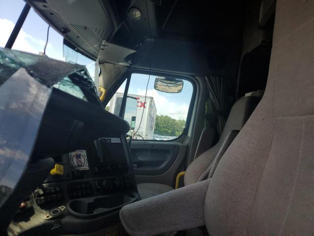 Freightliner Cascadia 1 Image 8