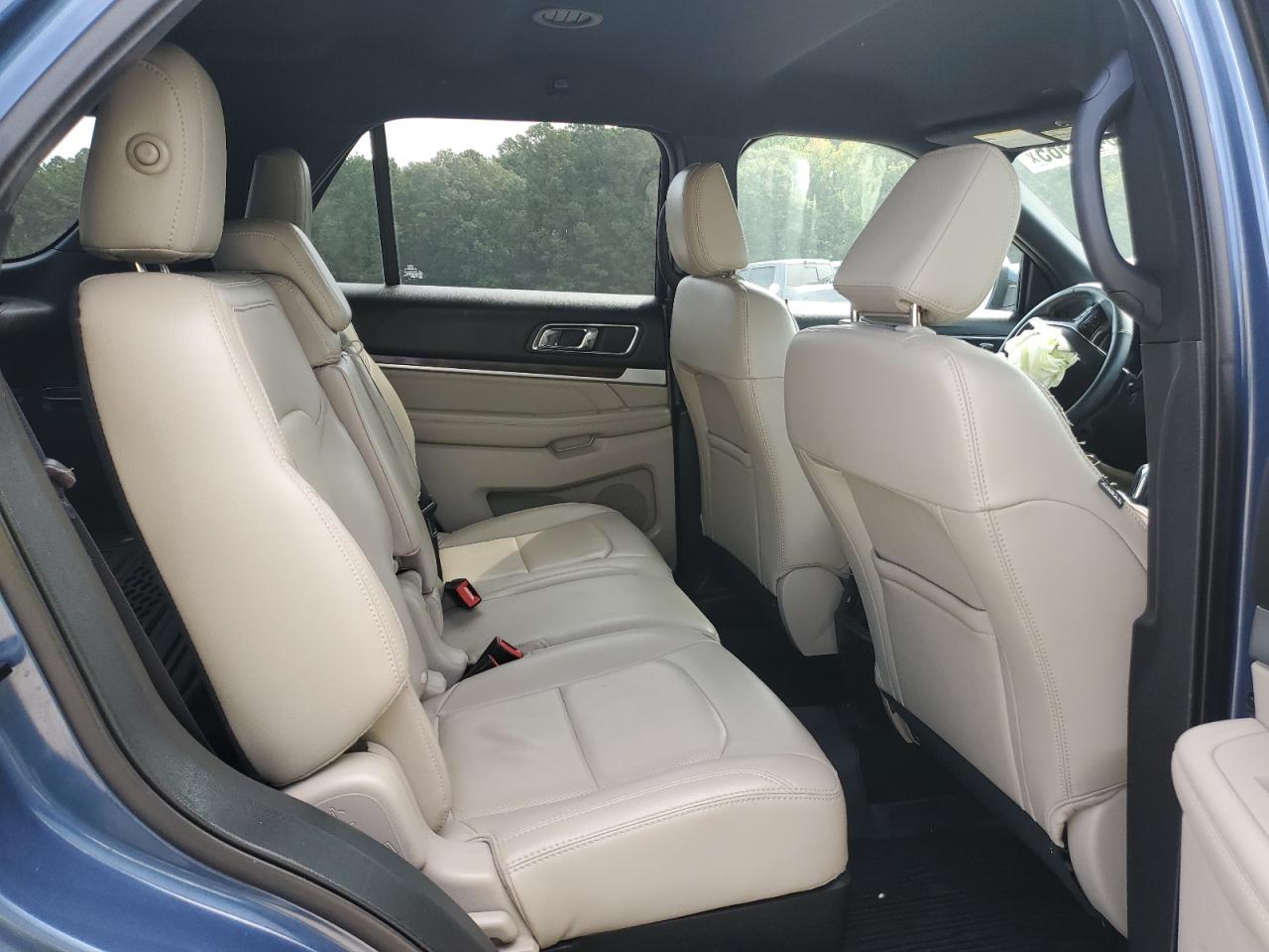 Ford Explorer Limited Image 2