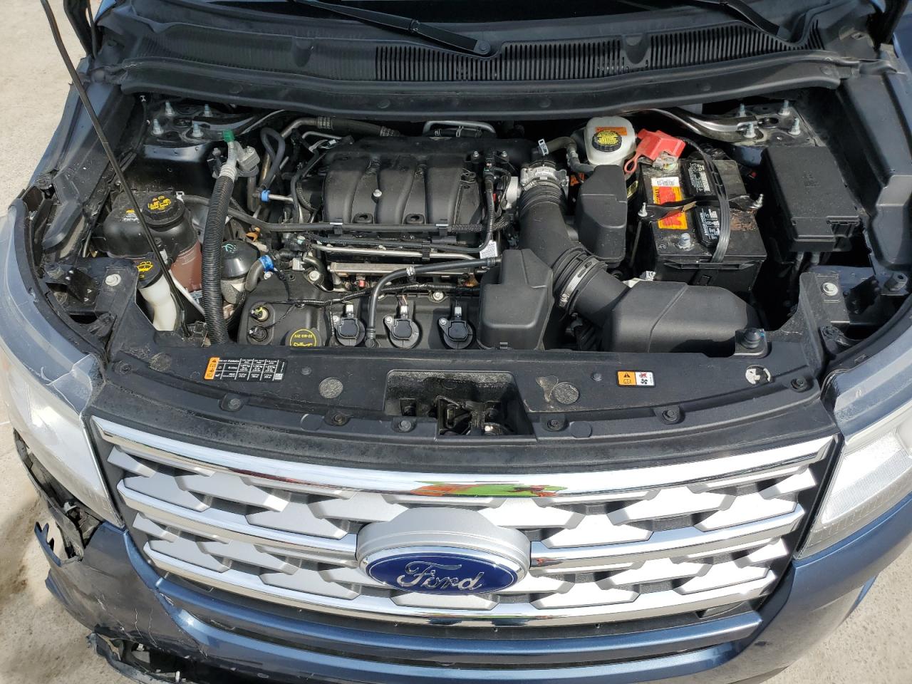 Ford Explorer Limited Image 5