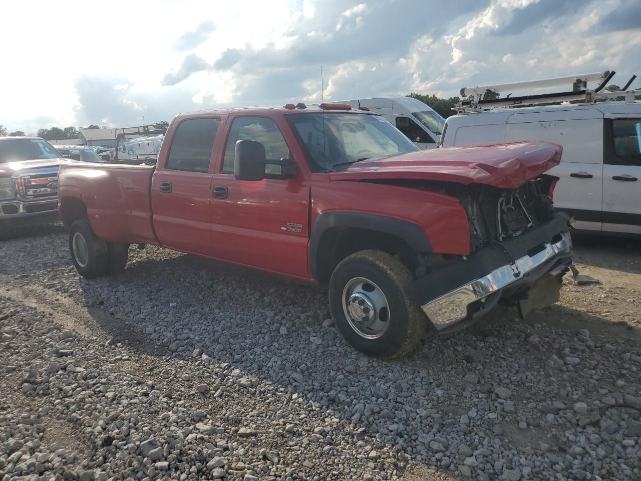 Chevrolet Silverado K3500 Image 11