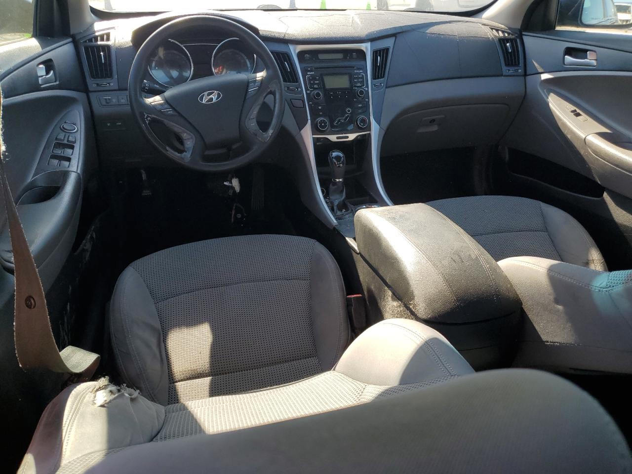 Hyundai SONATA Gls Image 6