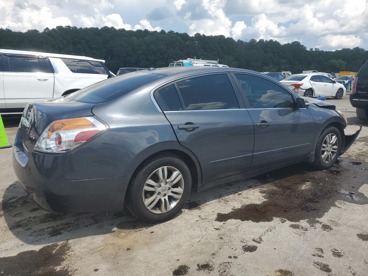 Nissan Altima Base Image 2