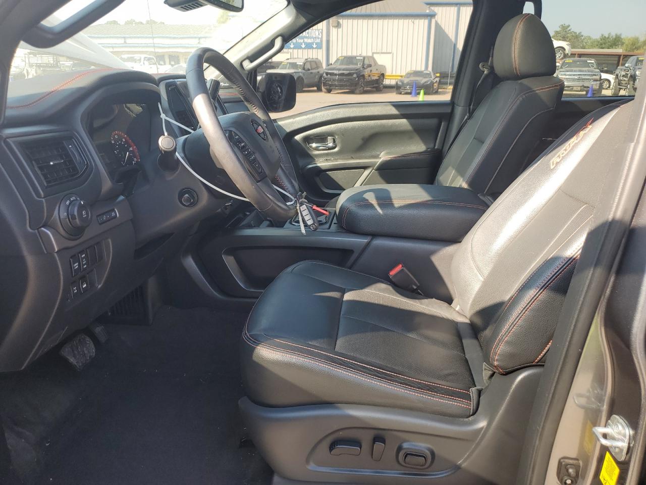 Nissan Titan Sv Image 4