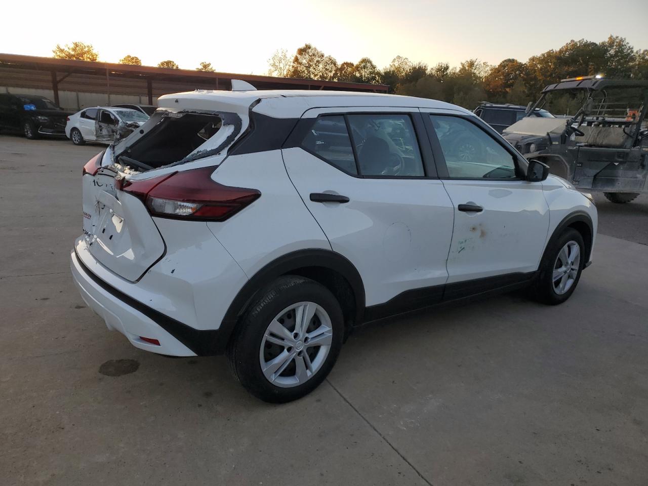 Nissan Kicks S Image 2