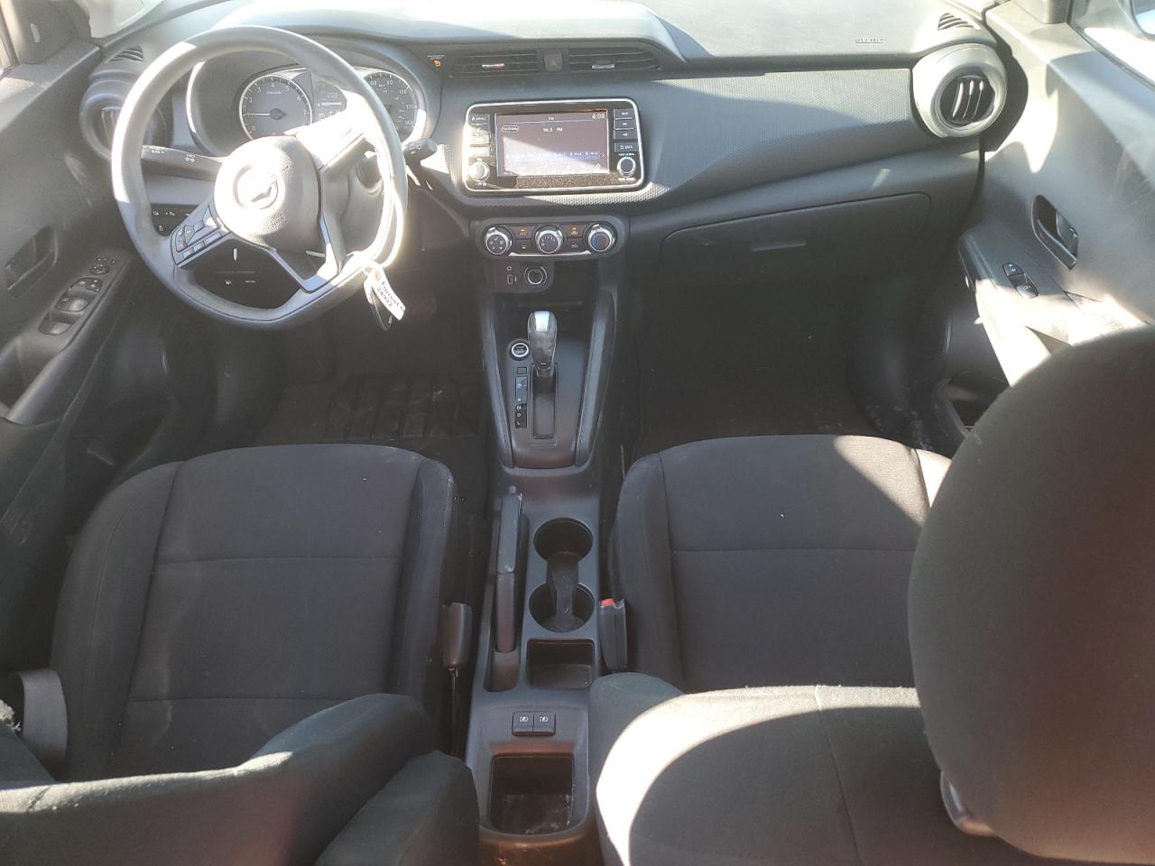 Nissan Kicks S Image 3