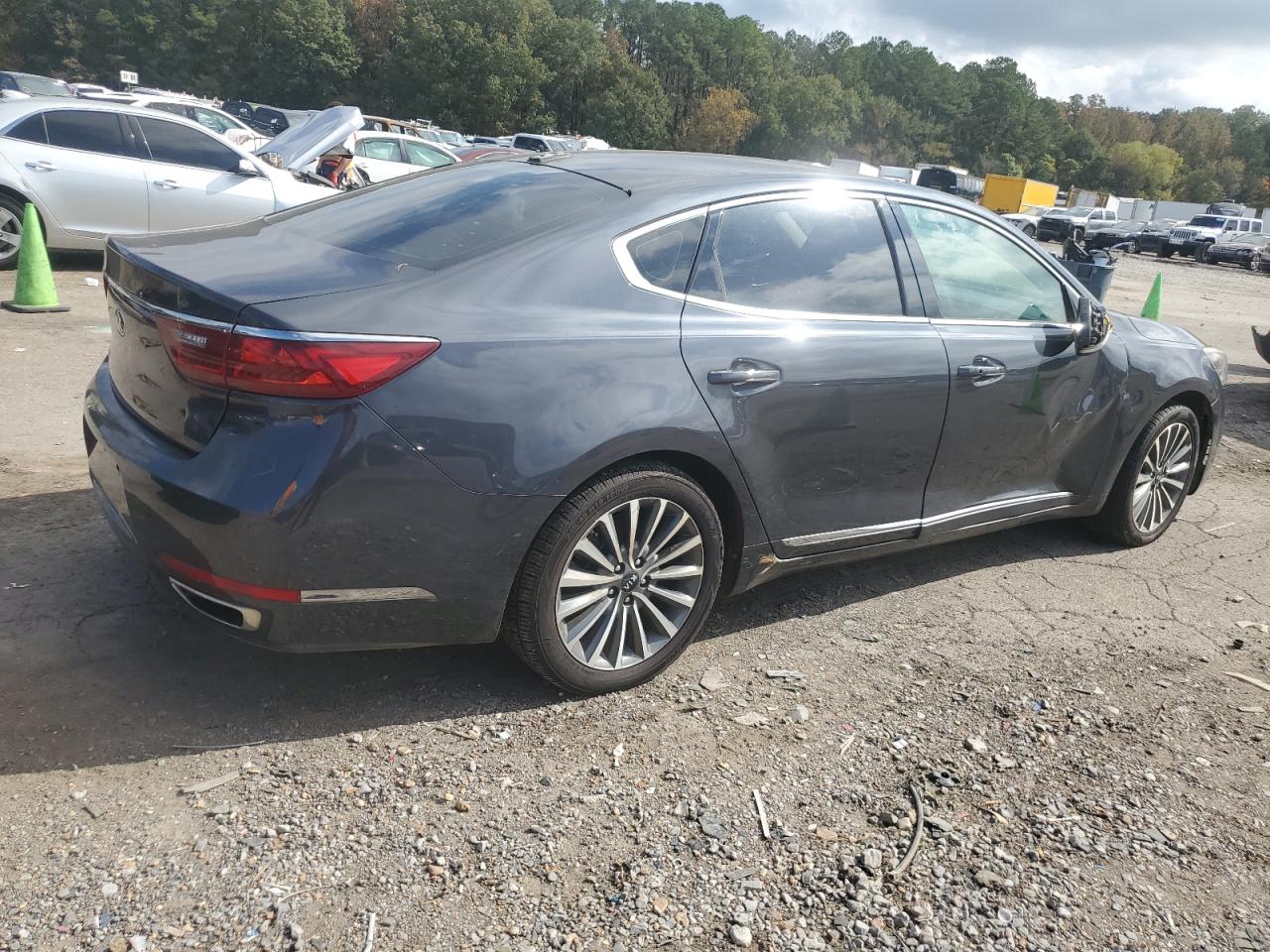 Kia Cadenza Premium Image 3