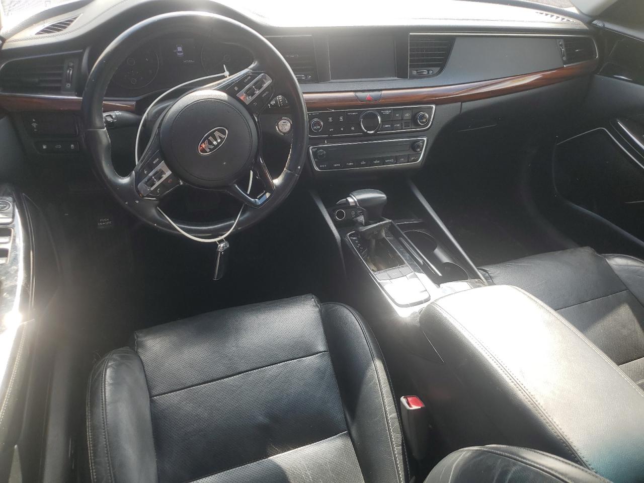 Kia Cadenza Premium Image 12