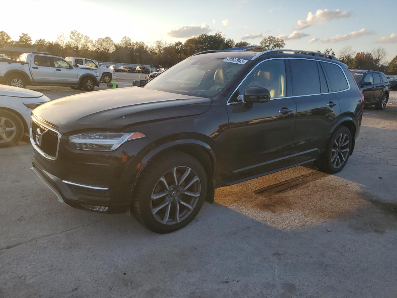 Volvo XC90 T6 Image 1