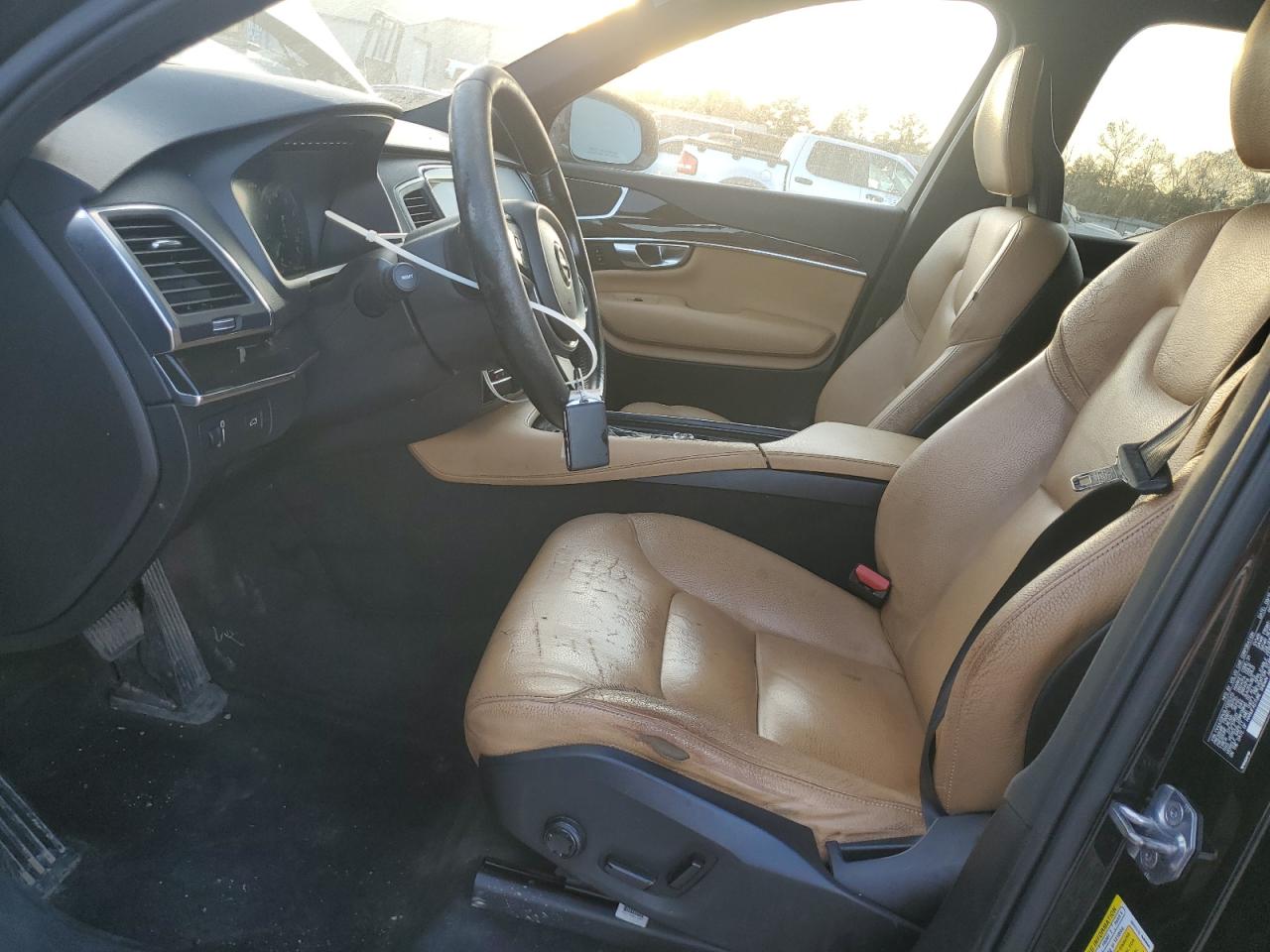 Volvo XC90 T6 Image 2