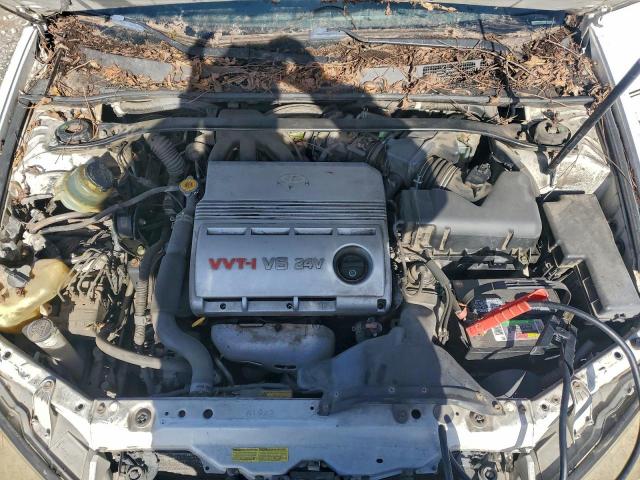 Toyota Camry Le Image 8