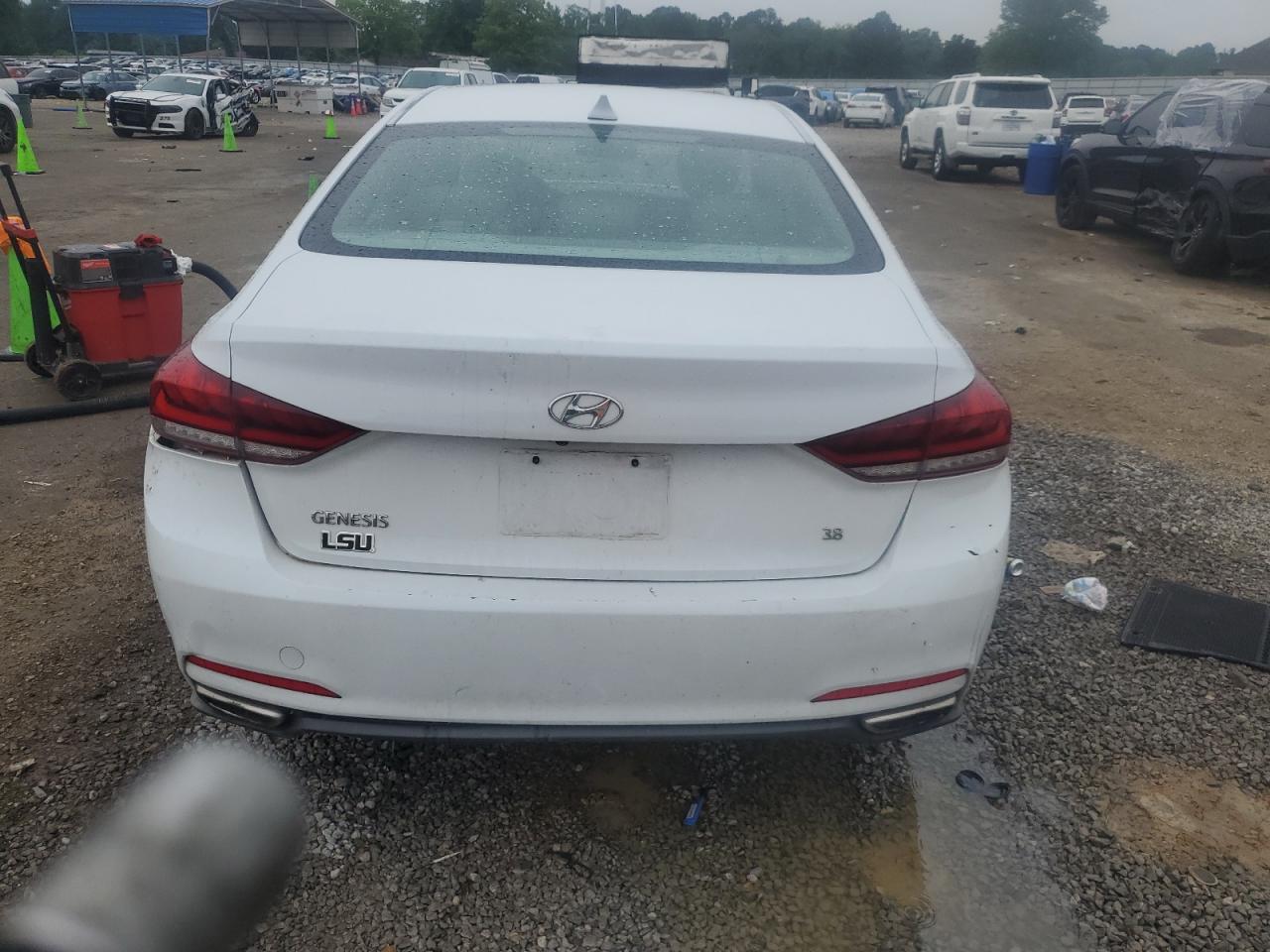 Hyundai Genesis 3.8l Image 4