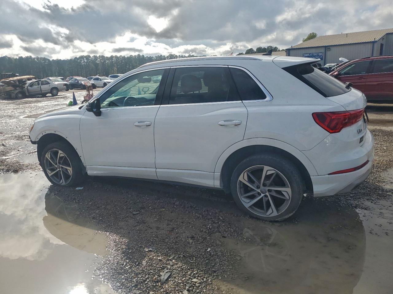 Audi Q3 Premium 40 Image 2
