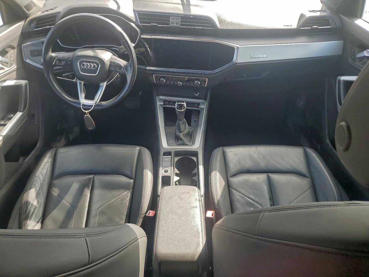 Audi Q3 Premium 40 Image 12