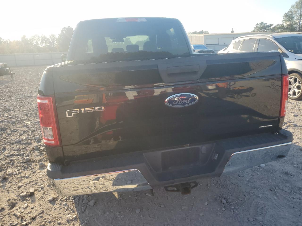 Ford F-150 Supercrew Image 8