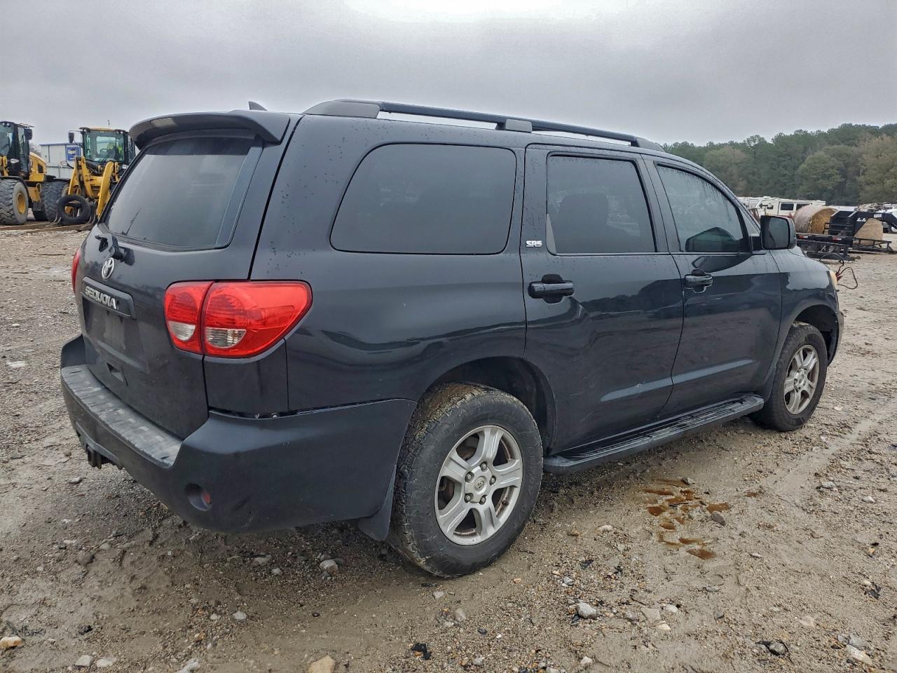 Toyota Sequoia Sr5 Image 2