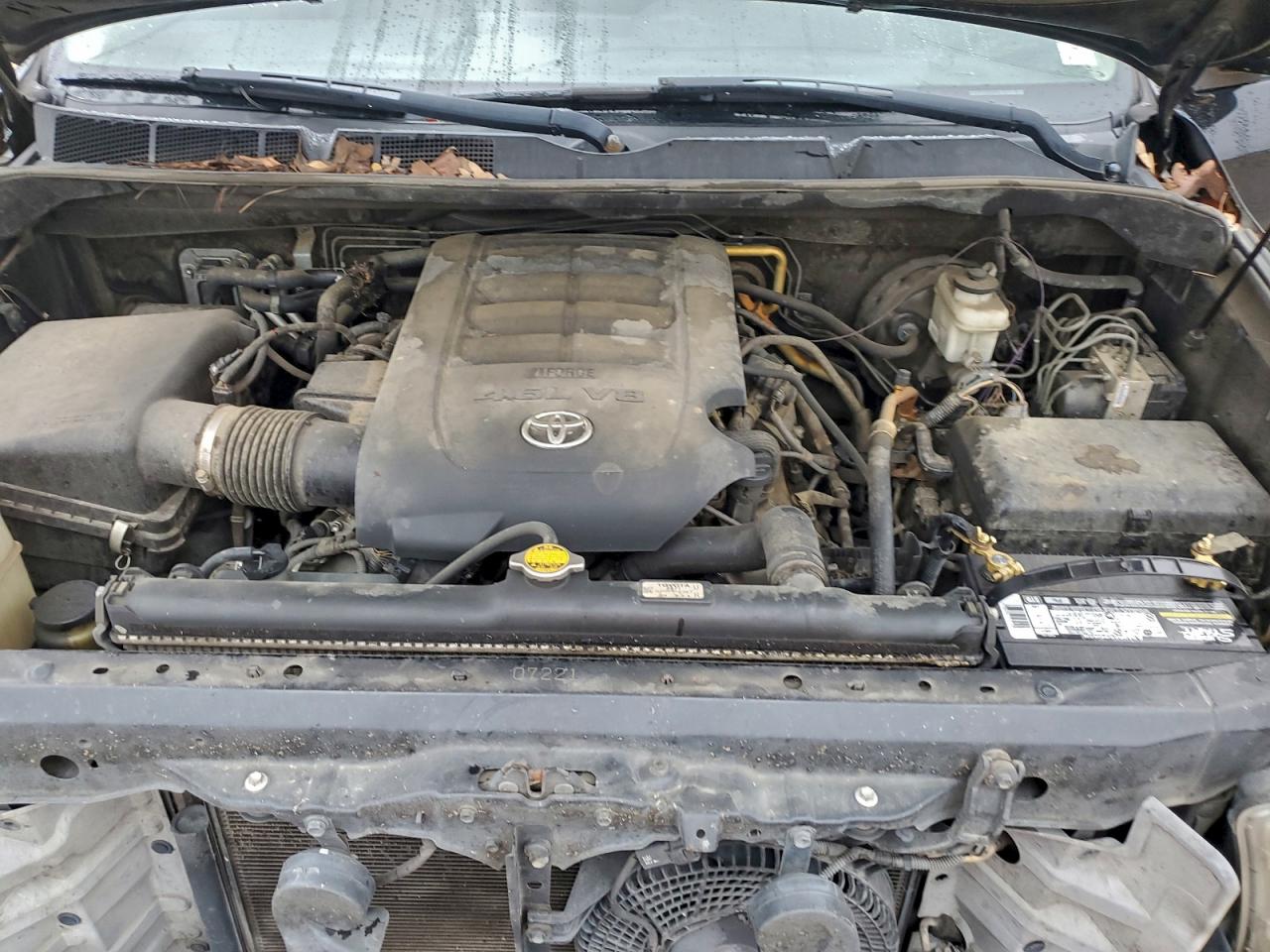 Toyota Sequoia Sr5 Image 5