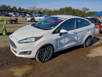  Salvage Ford Fiesta