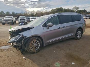  Salvage Chrysler Pacifica