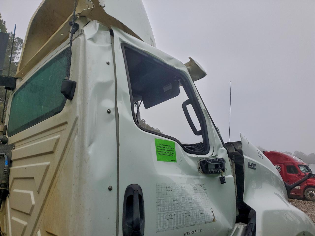 International Lt625 Image 8