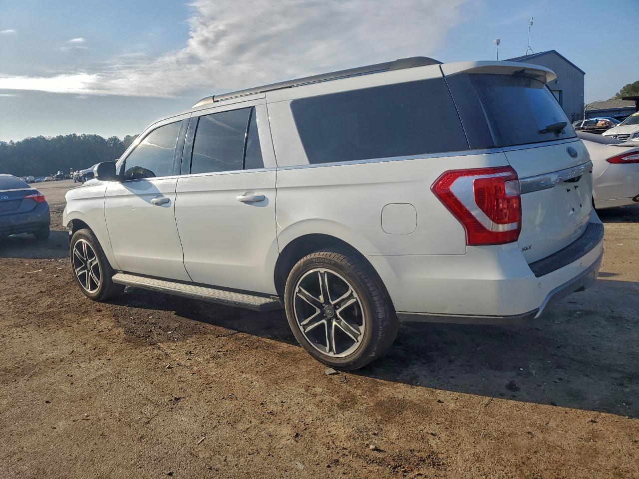 Ford Expedition Max Xlt Image 9