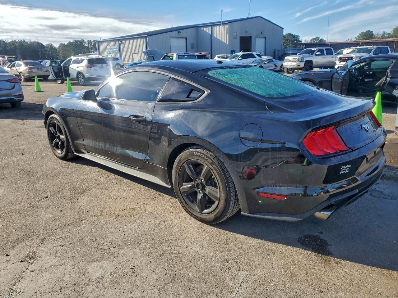 Ford Mustang Image 4