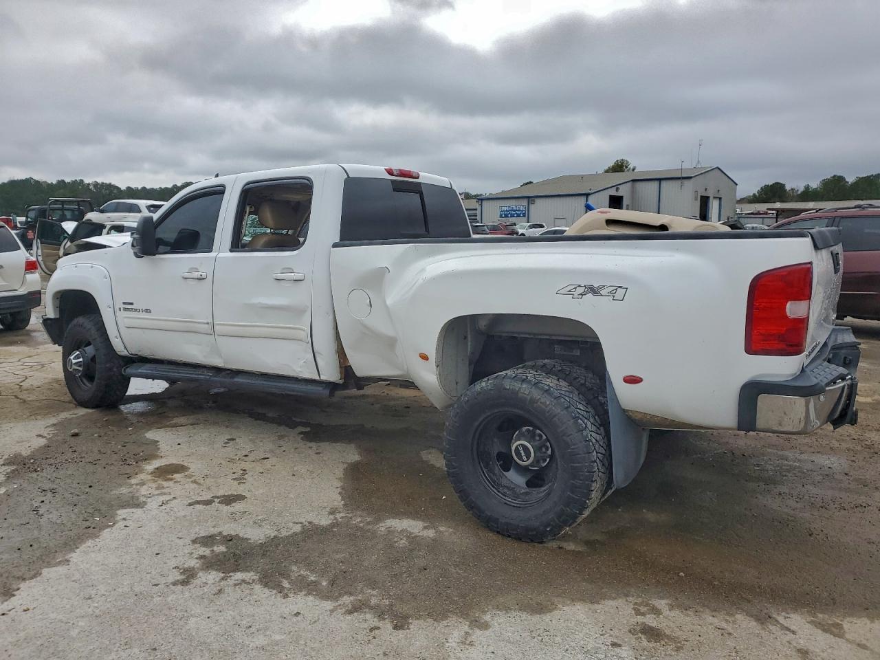 GMC Sierra K3500 Image 2