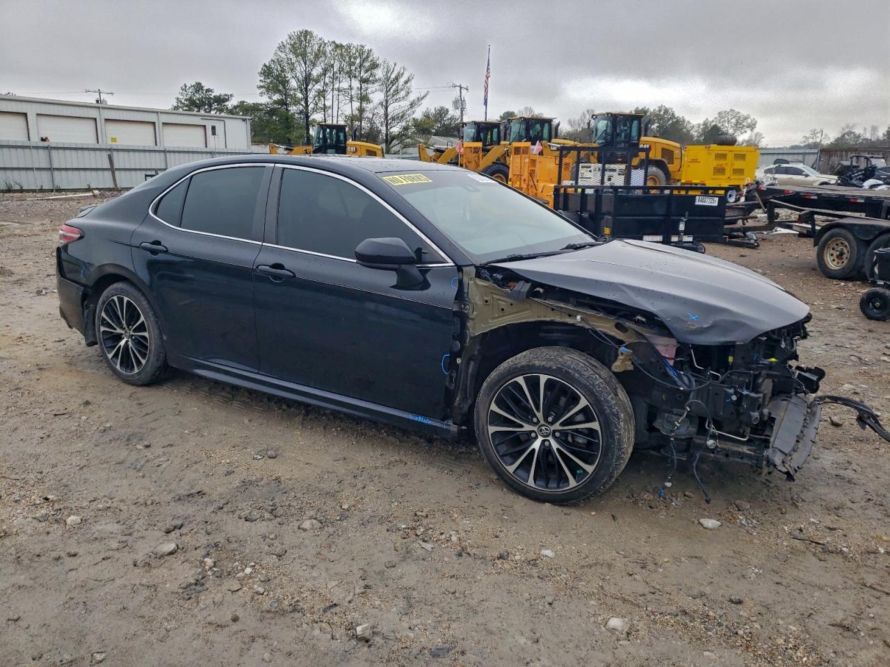 Toyota Camry L Image 10