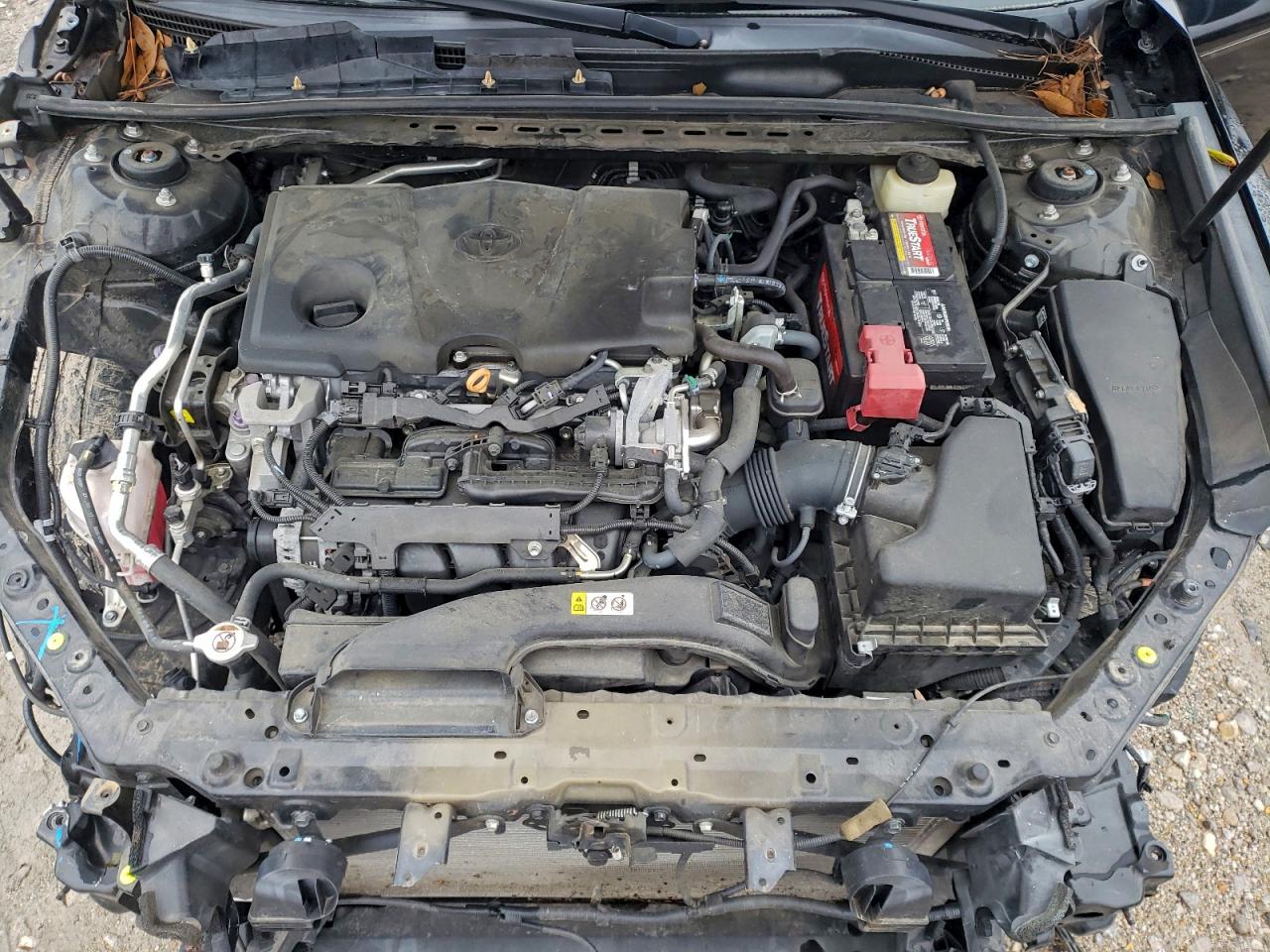 Toyota Camry L Image 2