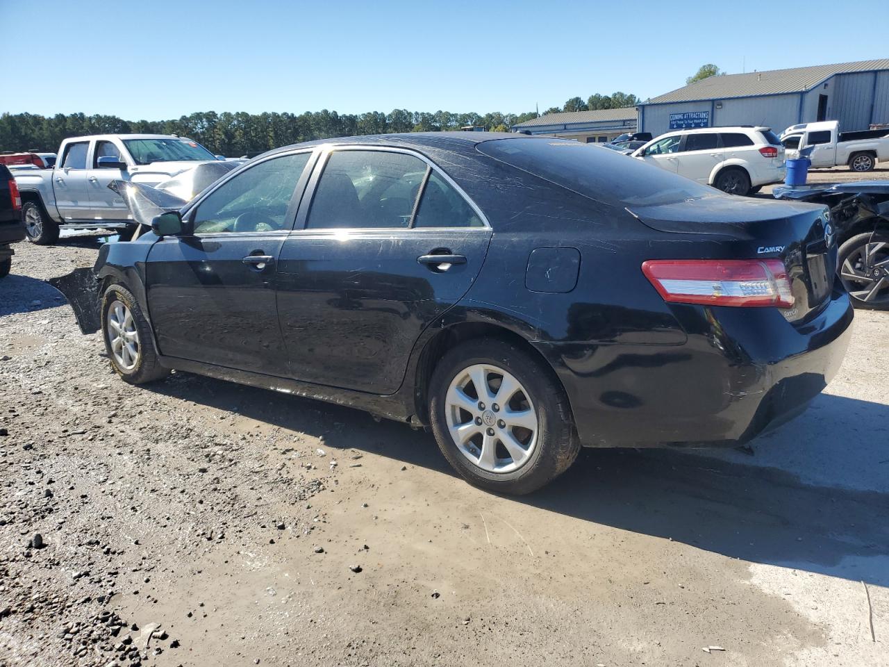 Toyota Camry Base Image 2