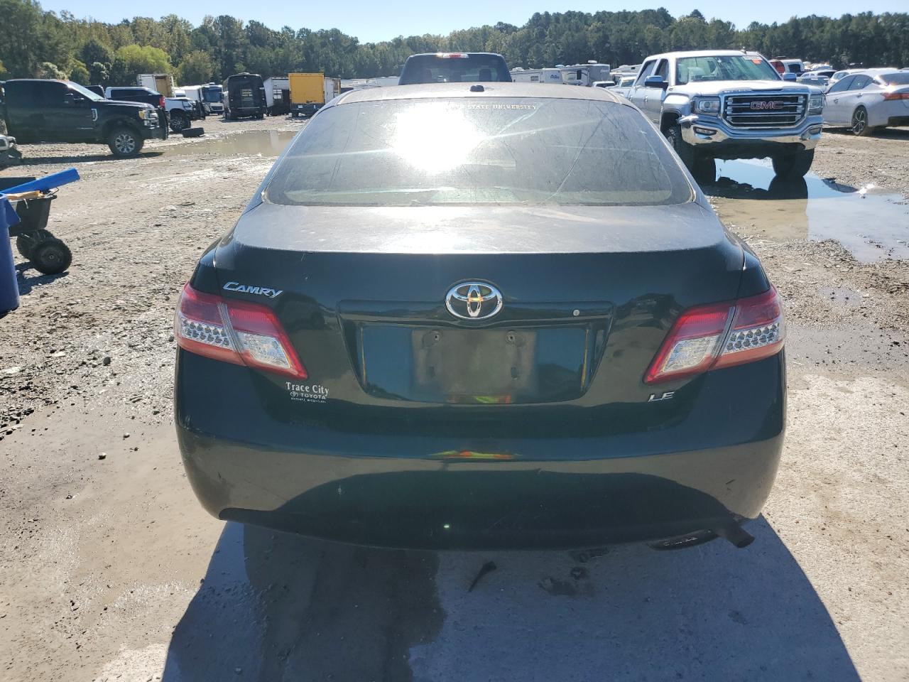 Toyota Camry Base Image 11
