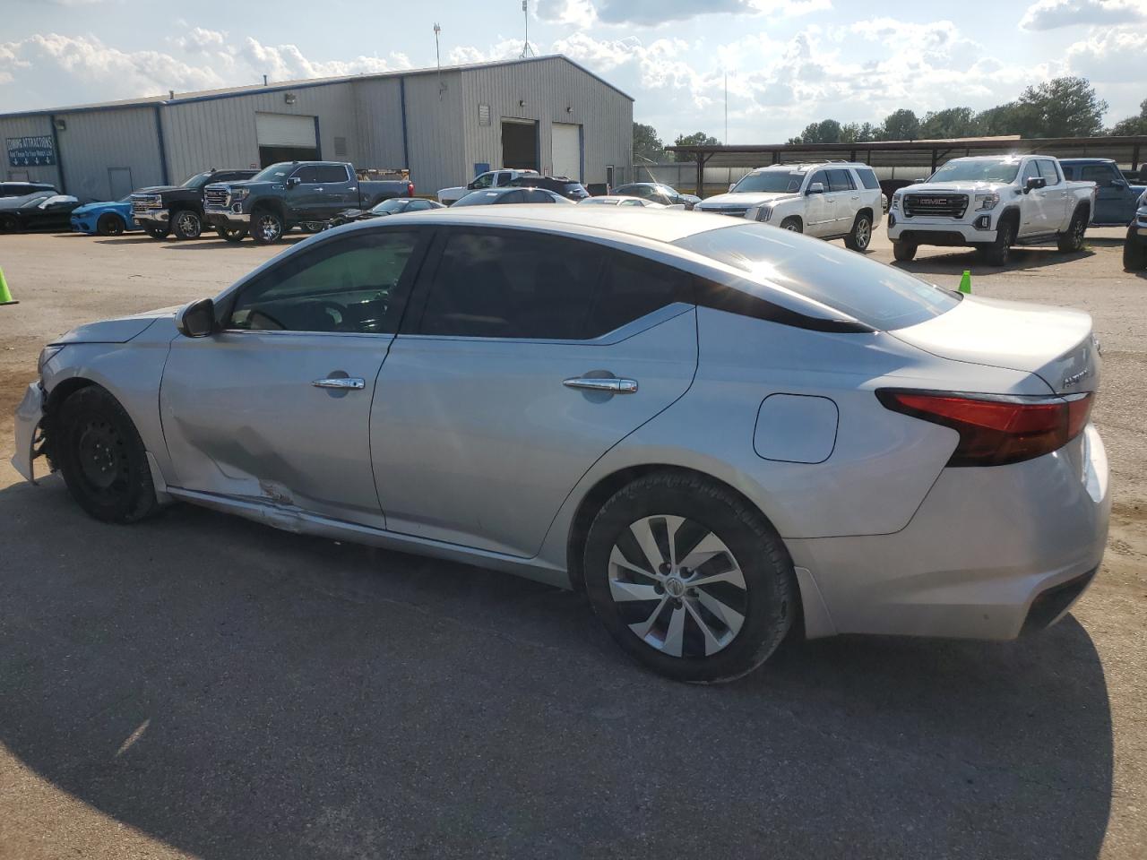 Nissan Altima S Image 8