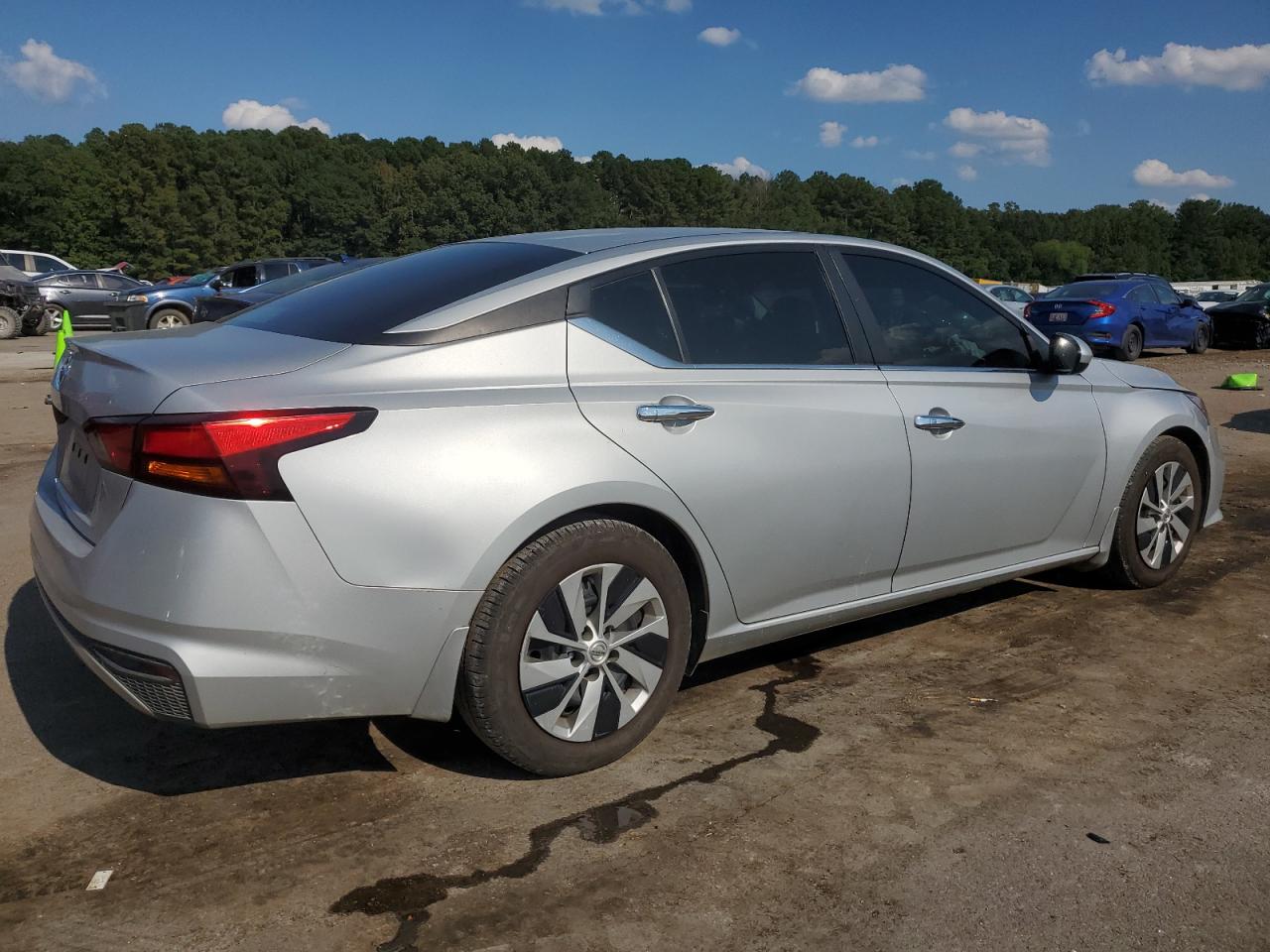 Nissan Altima S Image 3