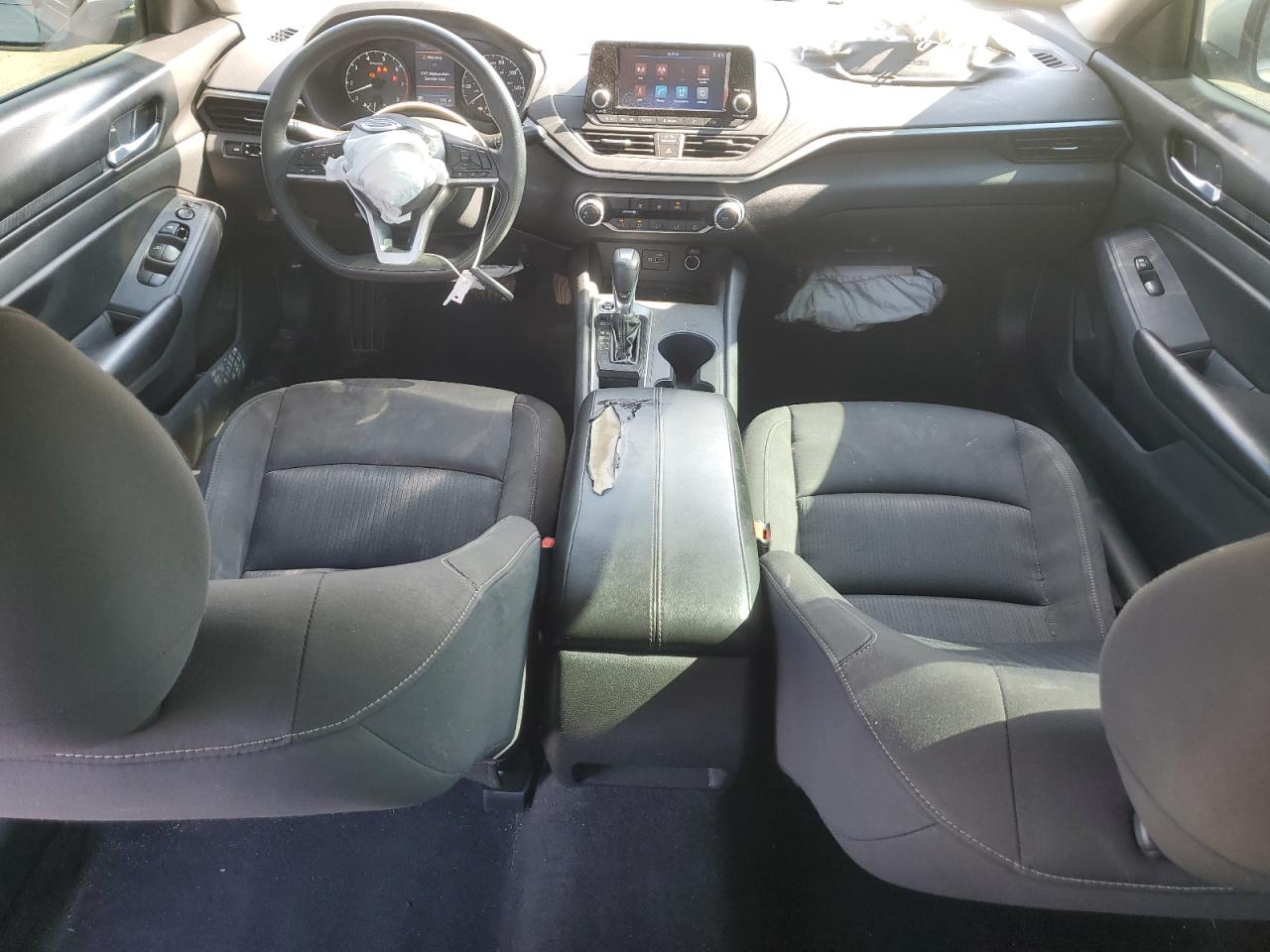 Nissan Altima S Image 11