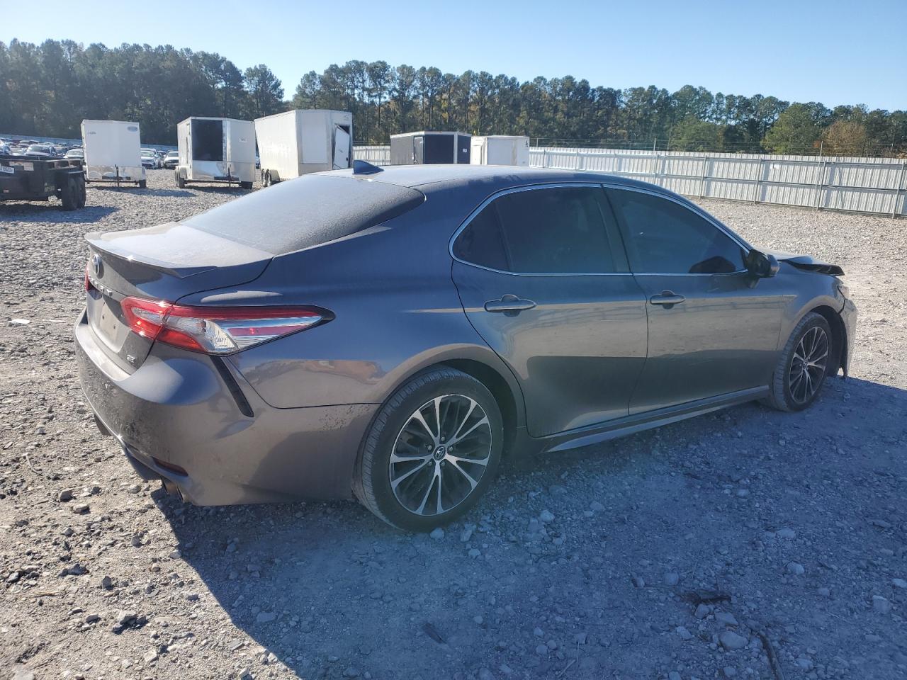 Toyota Camry L Image 5