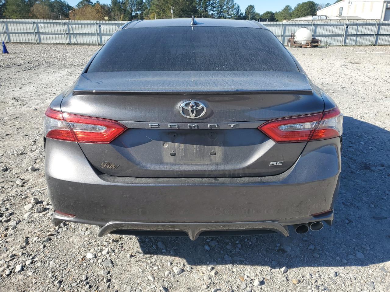 Toyota Camry L Image 4