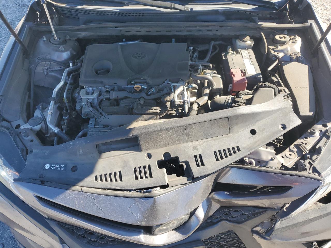 Toyota Camry L Image 8