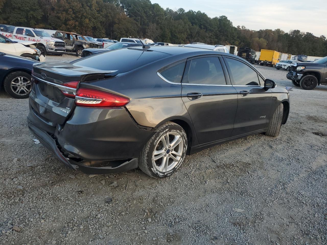 Ford Fusion Se Hybrid Image 2