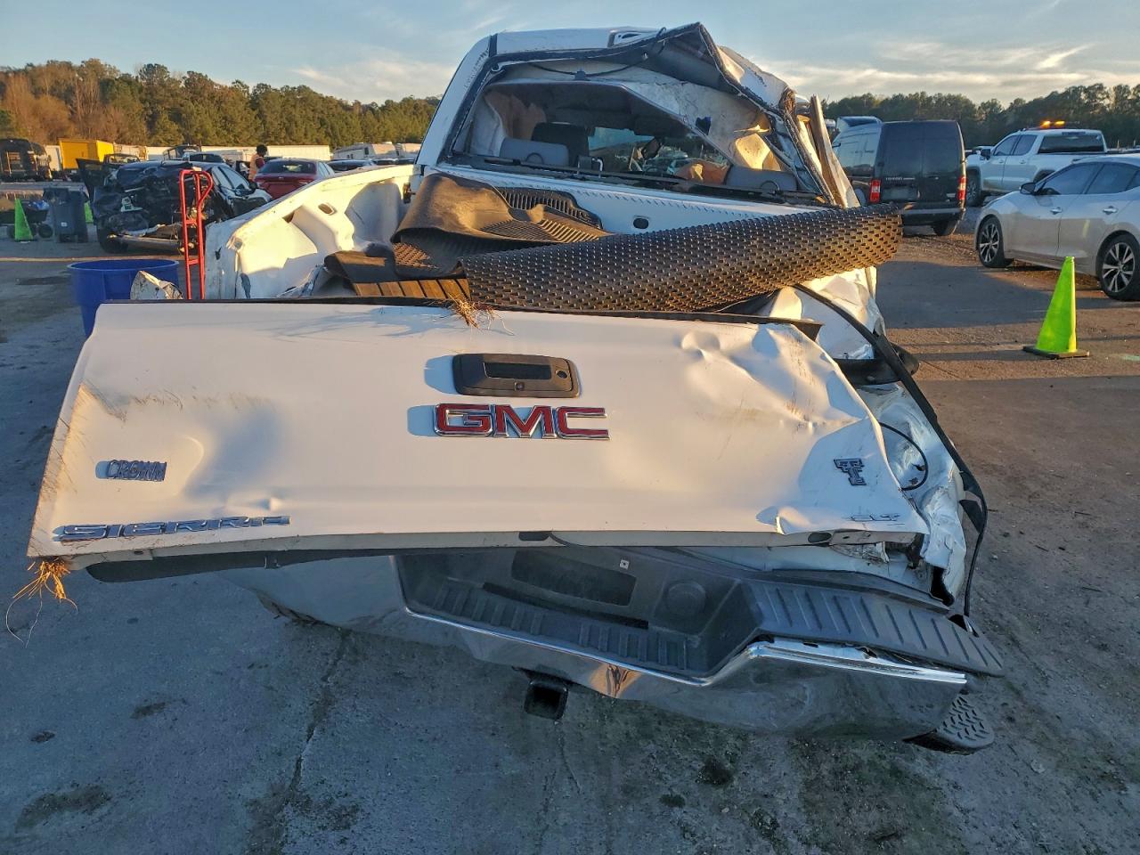 GMC Sierra K1500 Slt Image 3