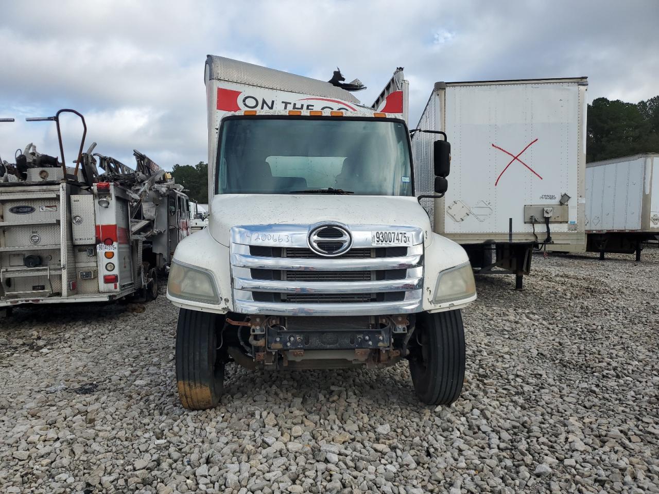 Hino 258 268 Image 10