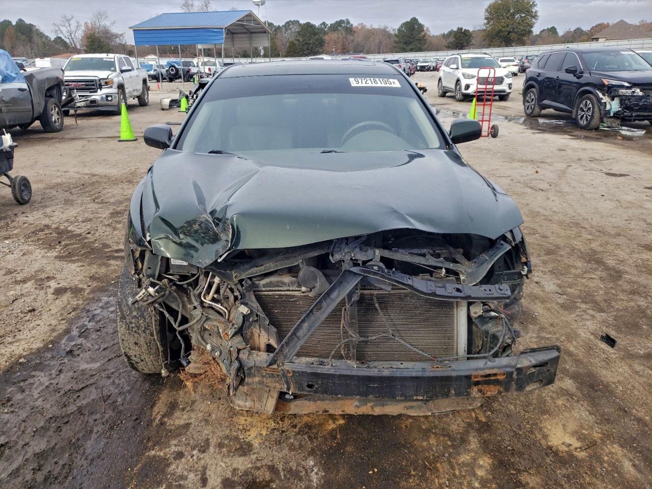 Toyota Camry Base Image 3