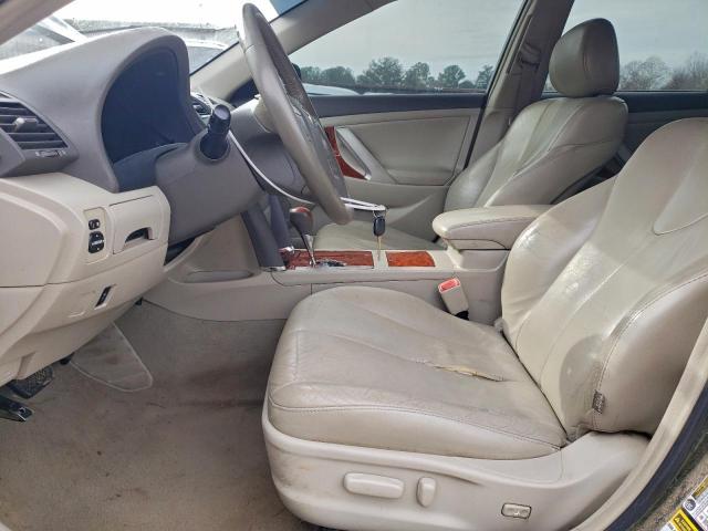 Toyota Camry Base Image 7